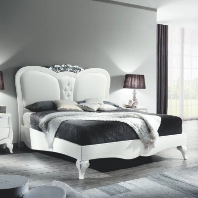  CHANTAL włoskie  drewniane podwójne łóżko z zagłówkiem tapicerowanym i rzeźbą