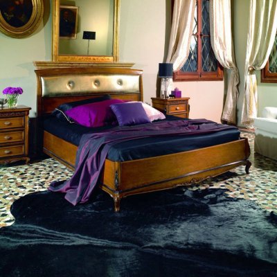      VILLA- włoskie drewniane podwójne łóżko  z zagłówkiem tapicerowanym z ramą venezia