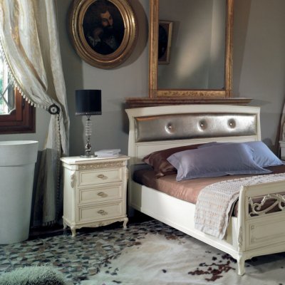 VILLA- włoskie drewniane podwójne łóżko  z zagłówkiem wyściełanym perforowane podnóżek stopa