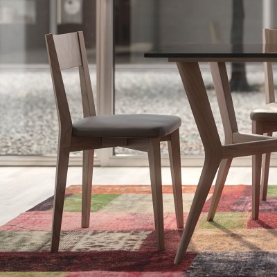 NOVA włoskie krzesło drewniane Aris z siedziskiem z eco- skóry